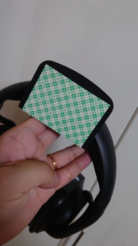 デッドスペースを活用できる エレコムのヘッドホンハンガー「HP-DSHBK」 | Amemiya Memo